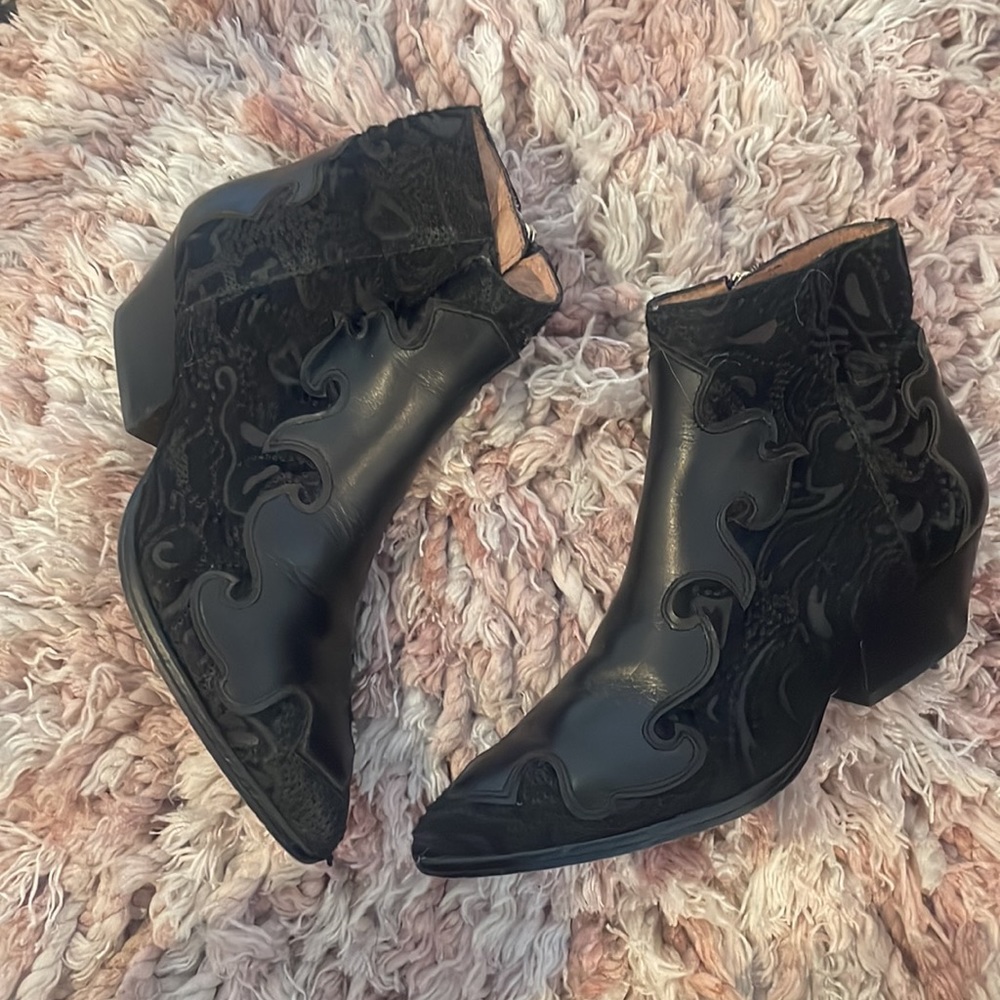 Louise et Cie western low boot 6.5